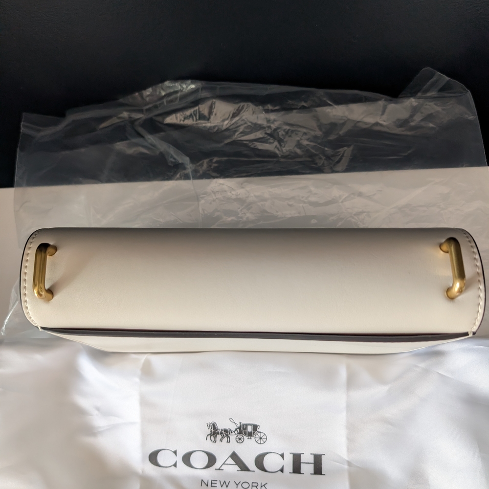 Coach Bandit Ivory and Gold Shoulder Bag - Picture 6 of 13